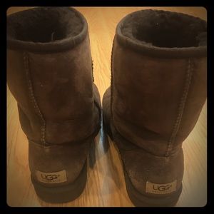 Women’s UGG Classic Short Boot (Brown)